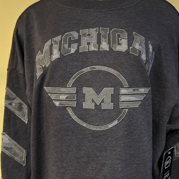 NEW Michigan Wolverines Colosseum OHT Camo Crew Neck Sweatshirt Women's M - Picture 3 of 9